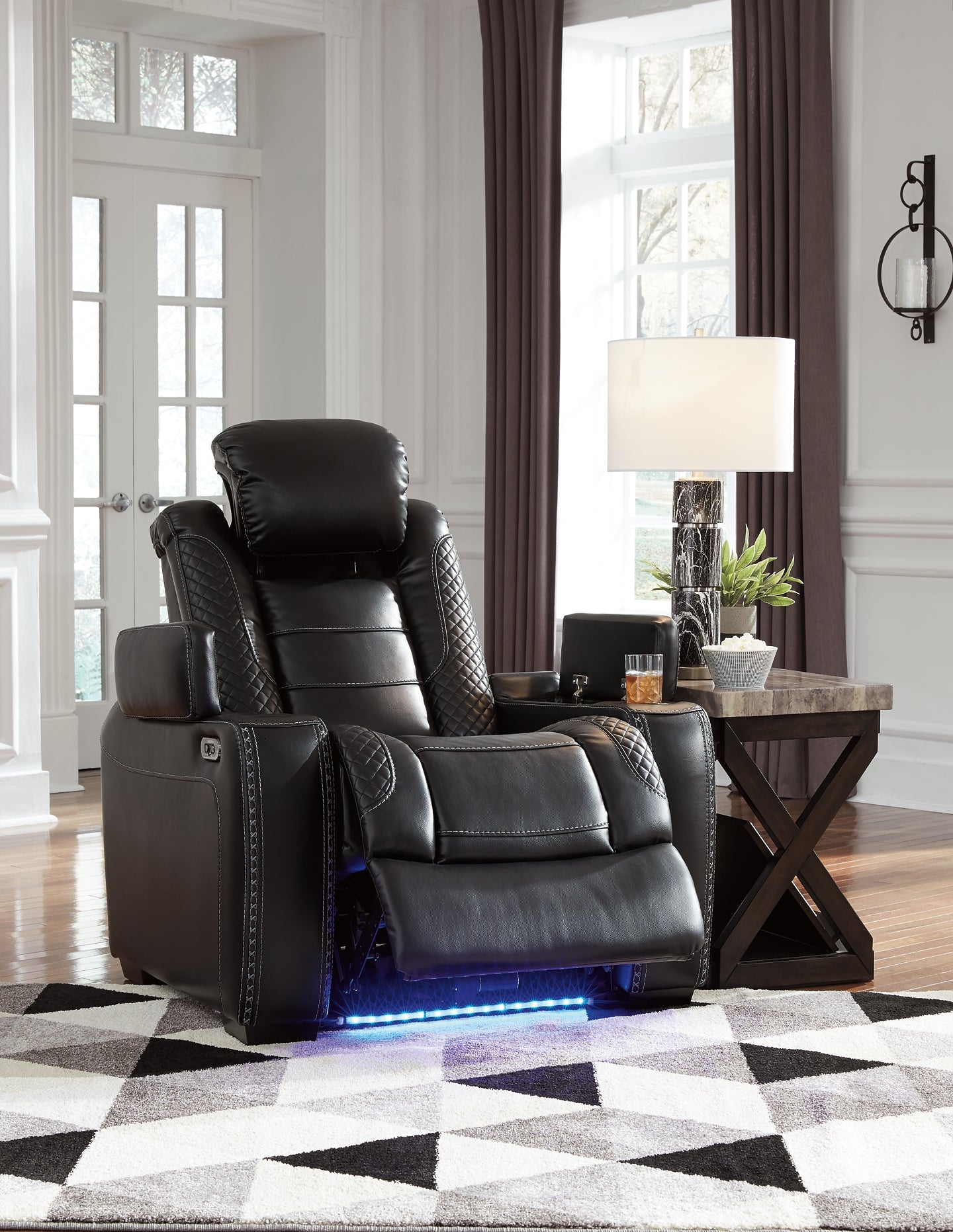 Party Time PWR Recliner/ADJ Headrest